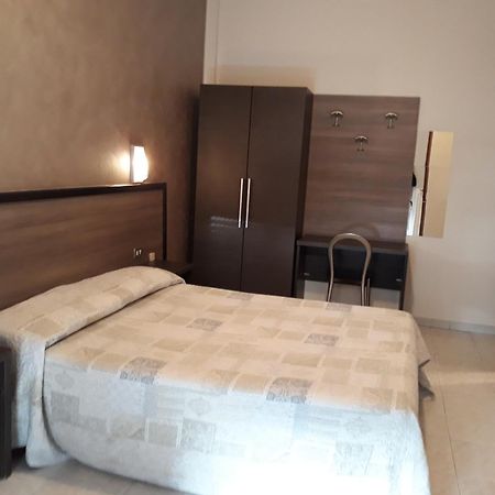 Hotel Salus Milan Exterior photo