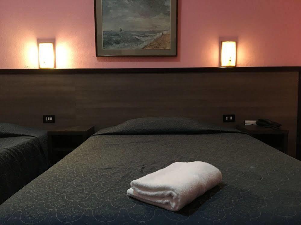 Hotel Salus Milan Exterior photo