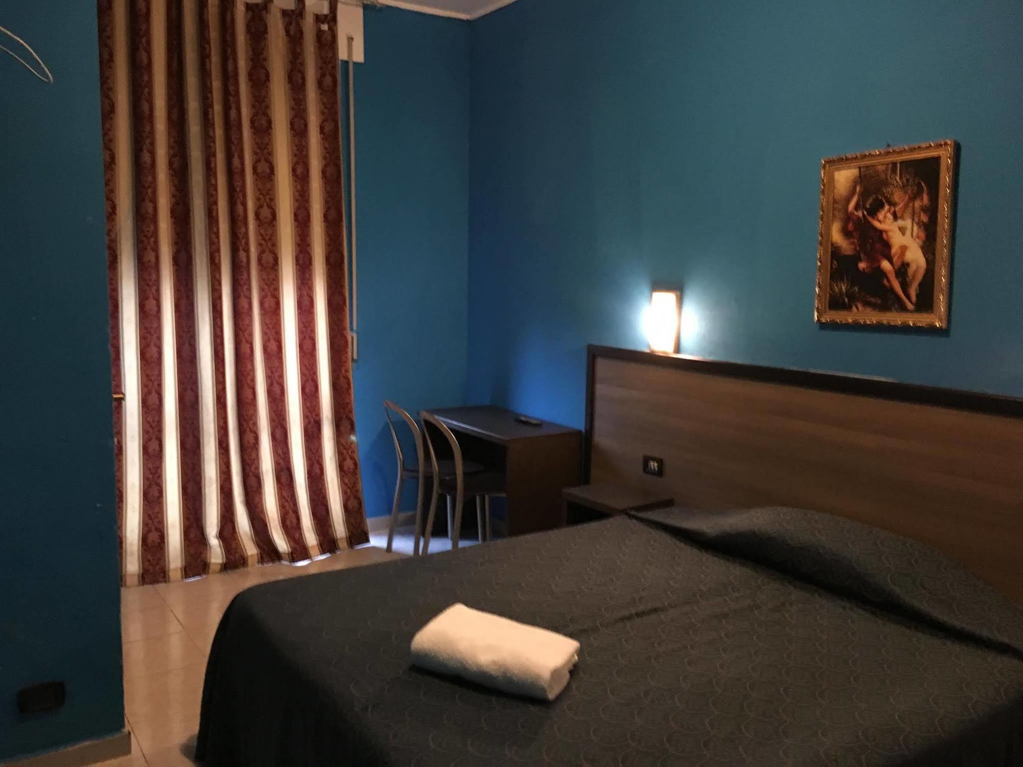 Hotel Salus Milan Exterior photo
