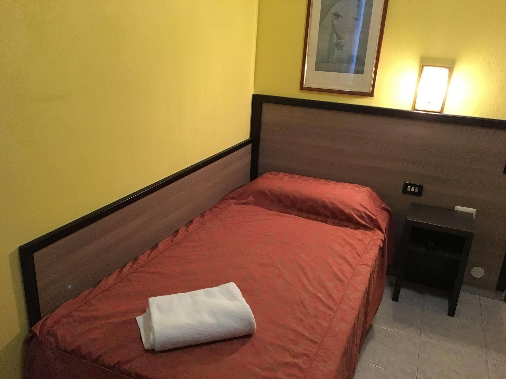 Hotel Salus Milan Exterior photo